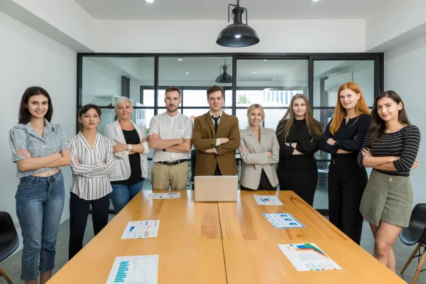 diverse-colleagues-gather-in-brainstorm-discuss-st-2025-03-18-13-59-26-utc